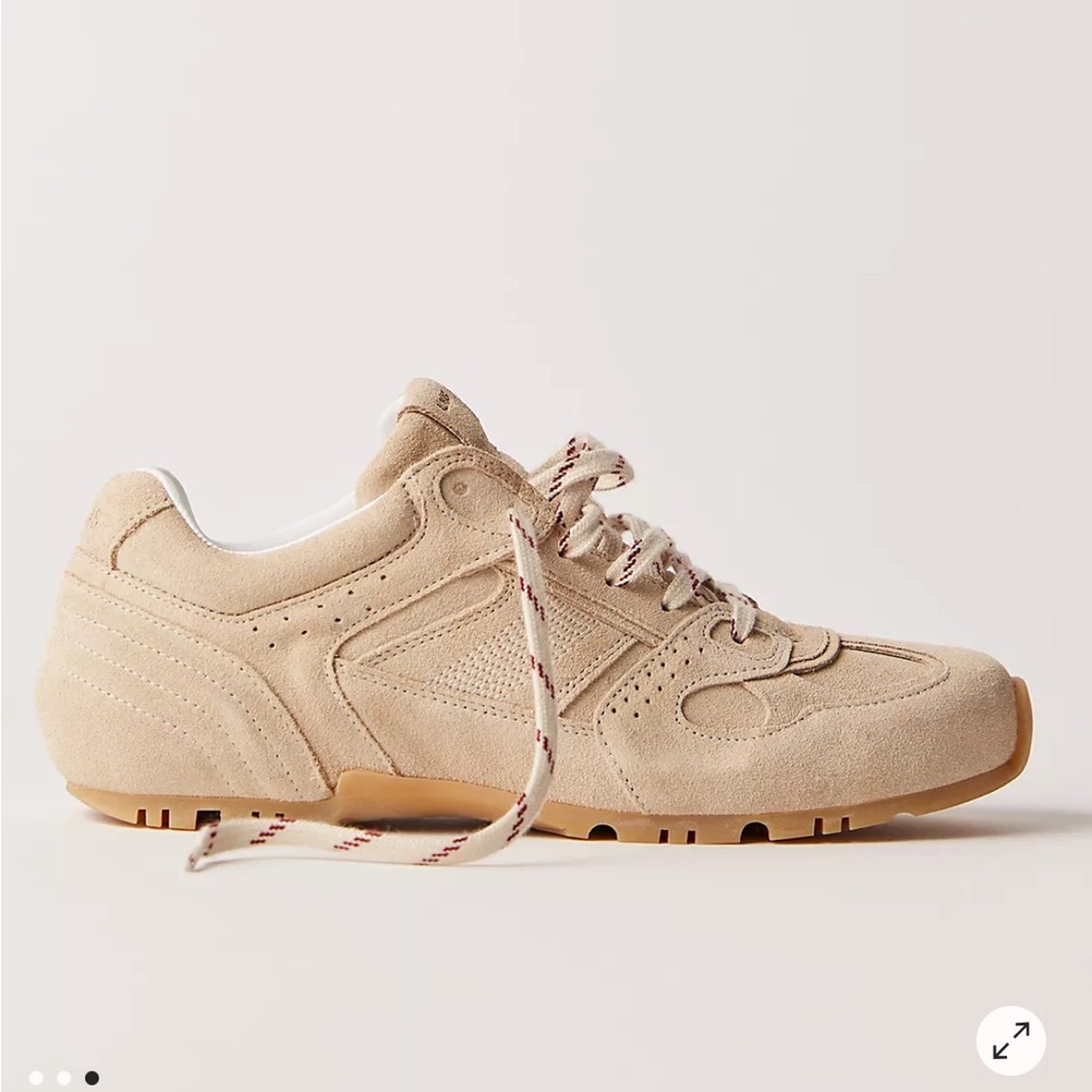 ALOHAS Tb.56 Suede Sneakers